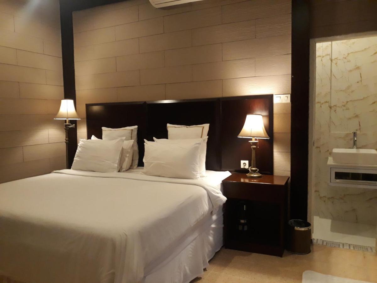 Alsalam Syariah Guesthouse Solo Εξωτερικό φωτογραφία