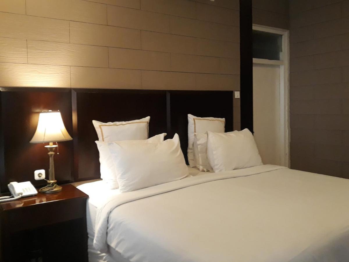 Alsalam Syariah Guesthouse Solo Εξωτερικό φωτογραφία