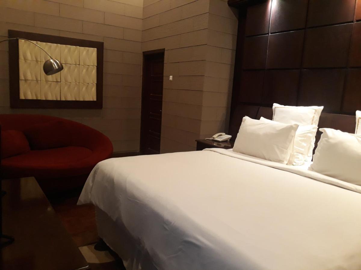 Alsalam Syariah Guesthouse Solo Εξωτερικό φωτογραφία