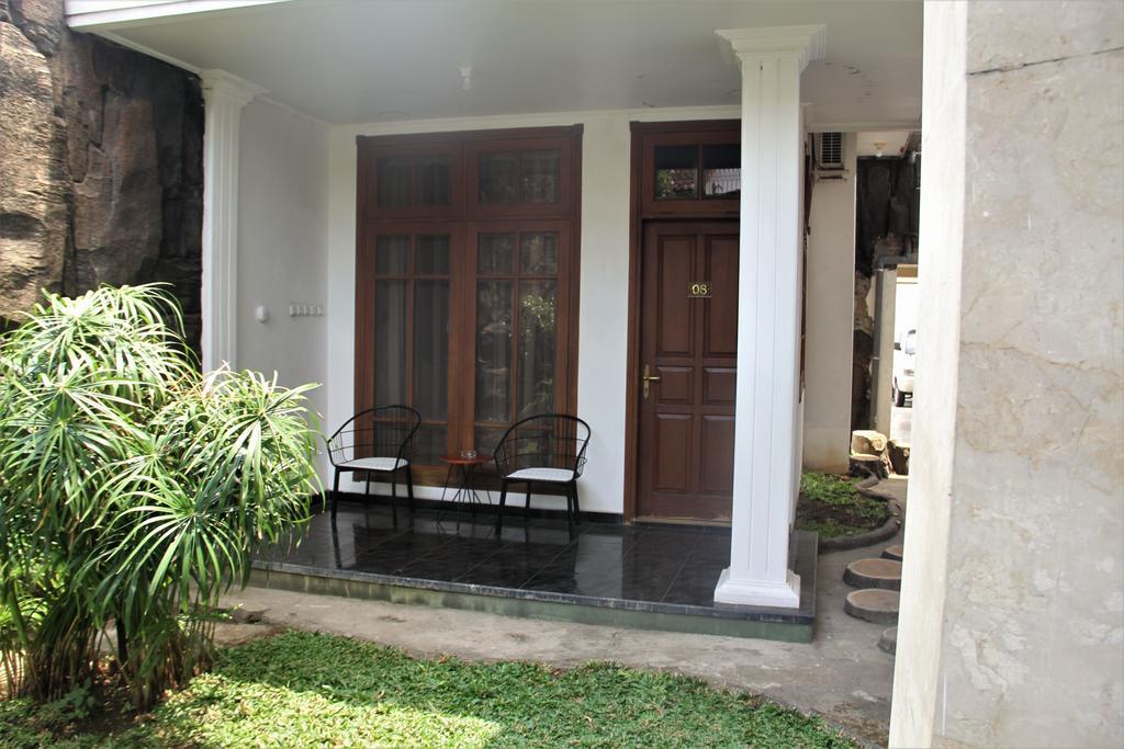Alsalam Syariah Guesthouse Solo Εξωτερικό φωτογραφία