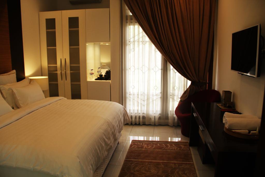 Alsalam Syariah Guesthouse Solo Εξωτερικό φωτογραφία
