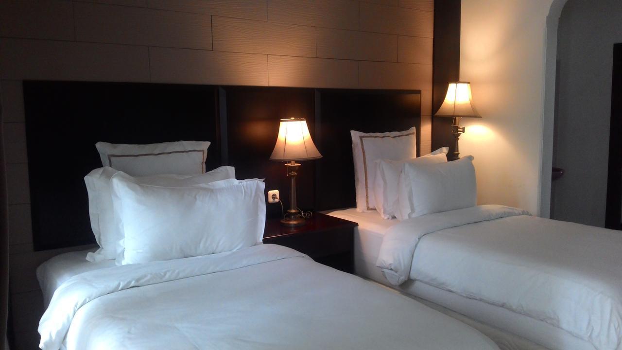 Alsalam Syariah Guesthouse Solo Εξωτερικό φωτογραφία